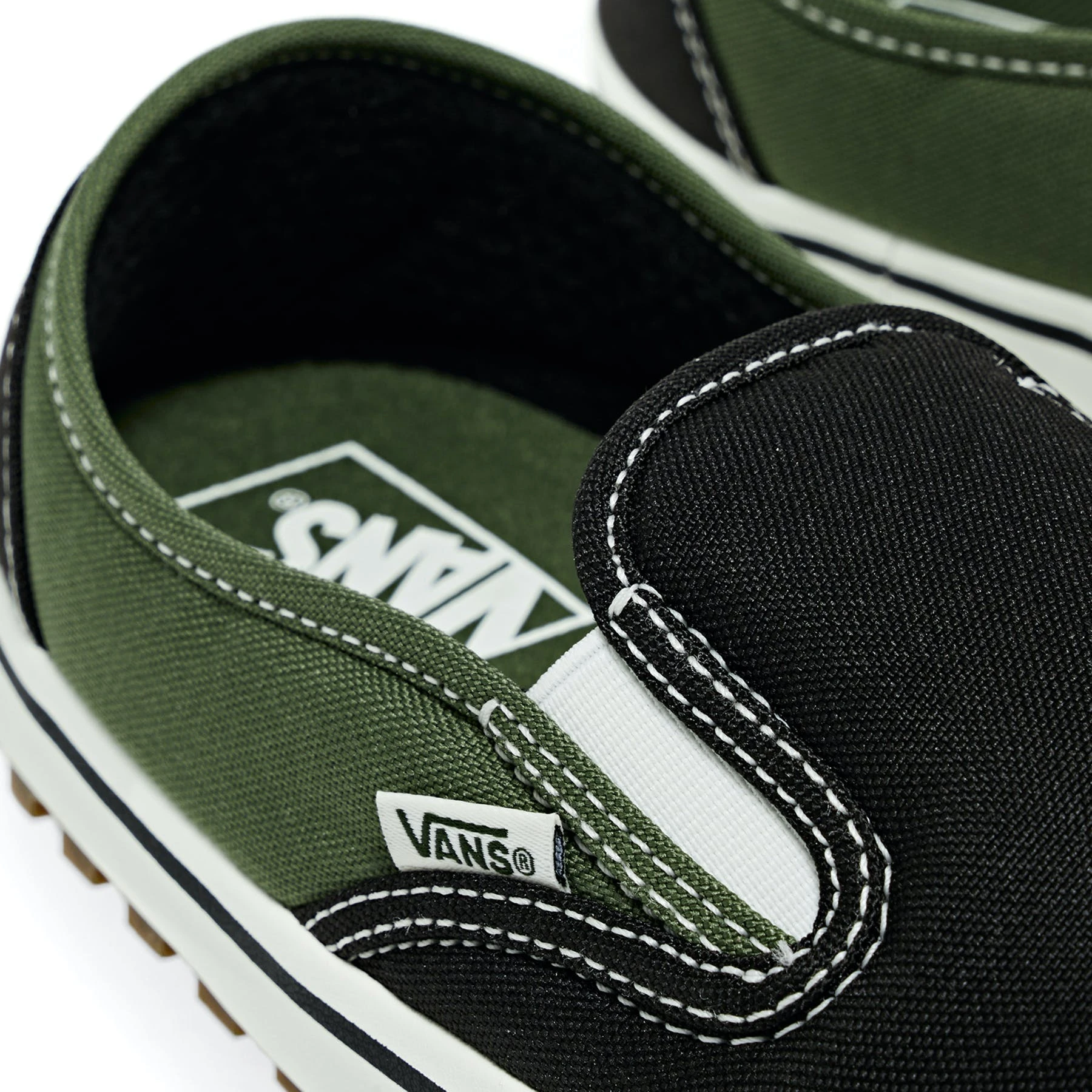 Vans Snow Lodge Slippers - Image 6